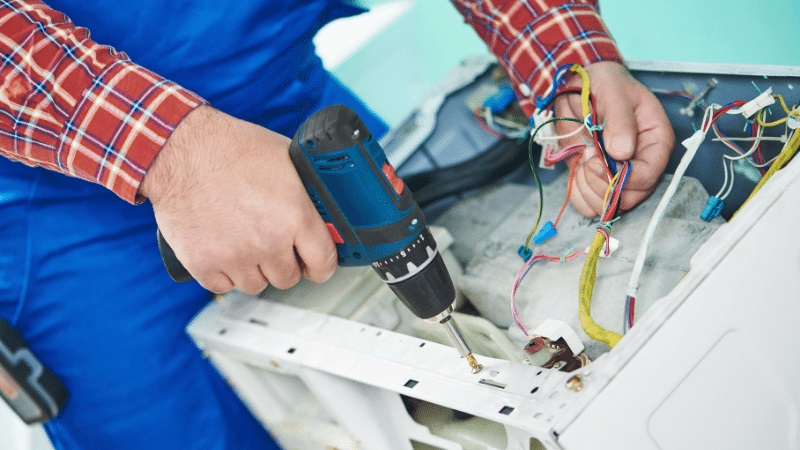Zeytinburnu Electrolux Electrolux çamaşır makinesi kart tamiri – Su almama arızası orijinal parça ile giderildi. - Teknik servis örneği